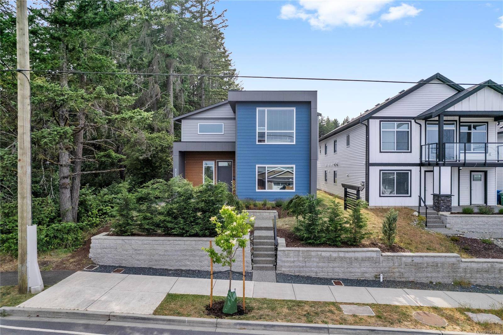 Nanaimo, BC V9R 3T4,925 Howard Ave