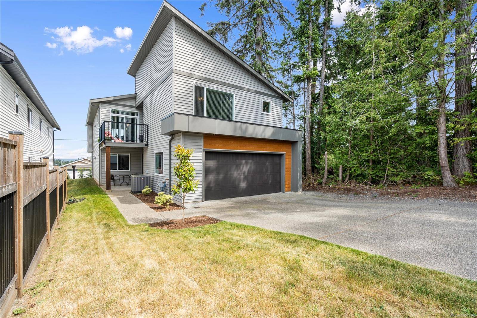 Nanaimo, BC V9R 3T4,925 Howard Ave