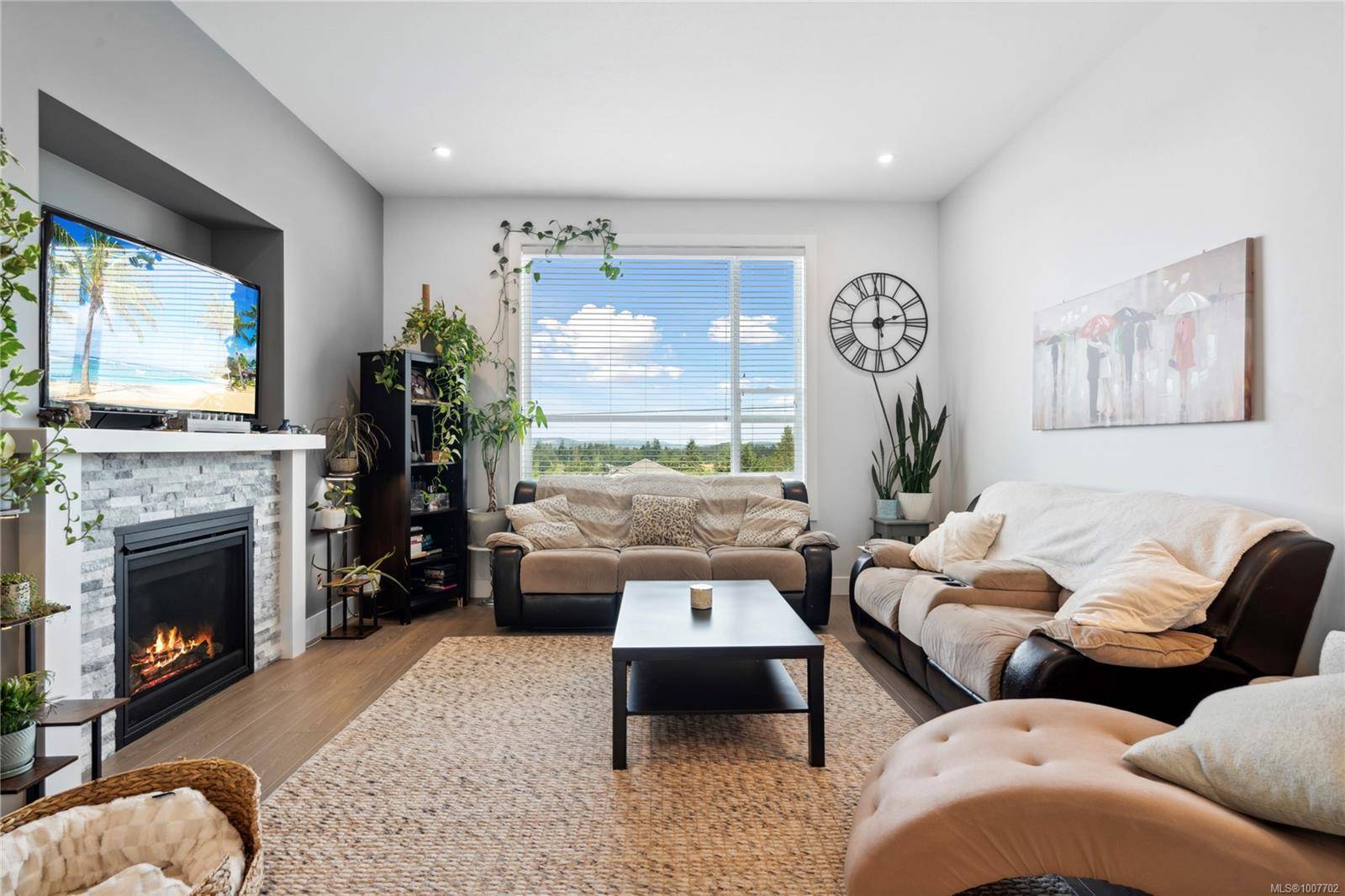 Nanaimo, BC V9R 3T4,925 Howard Ave