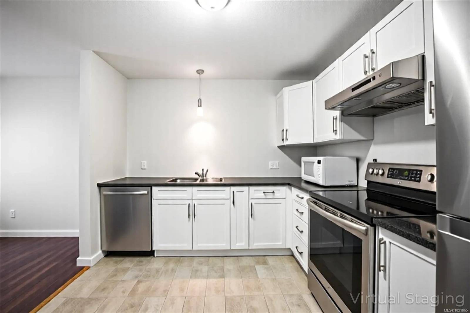 Nanaimo, BC V9T 5T3,3185 Barons Rd #315