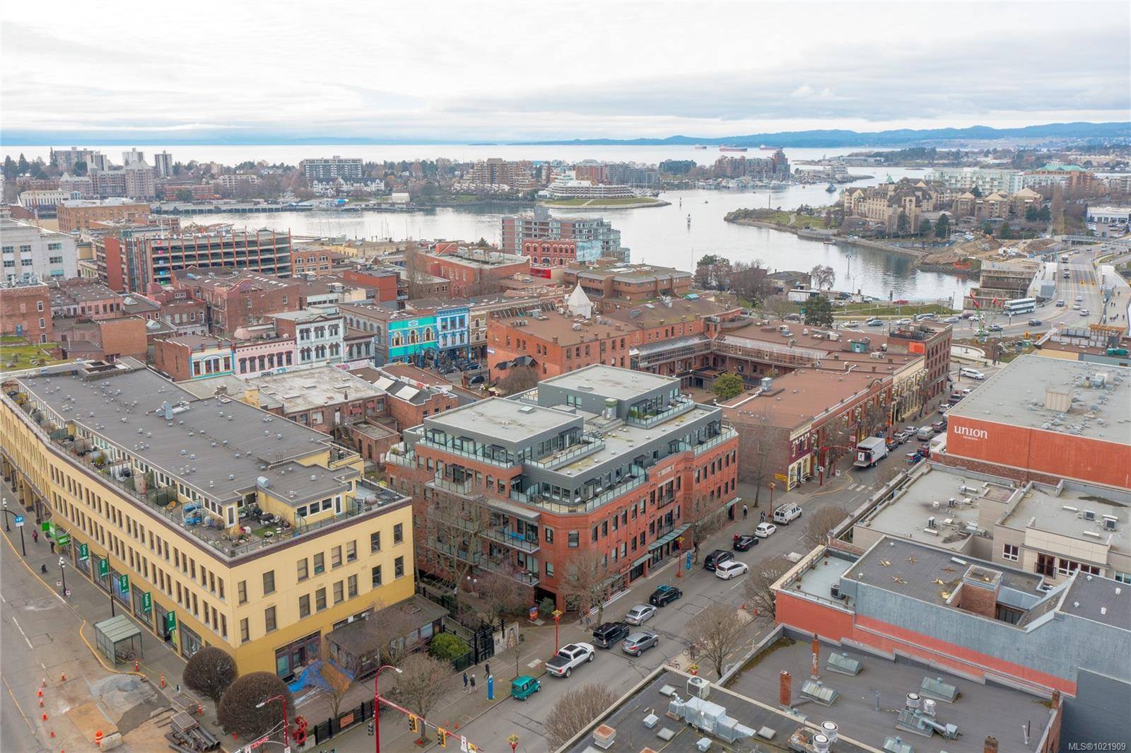 Victoria, BC V8W 1N5,595 Pandora Ave #316