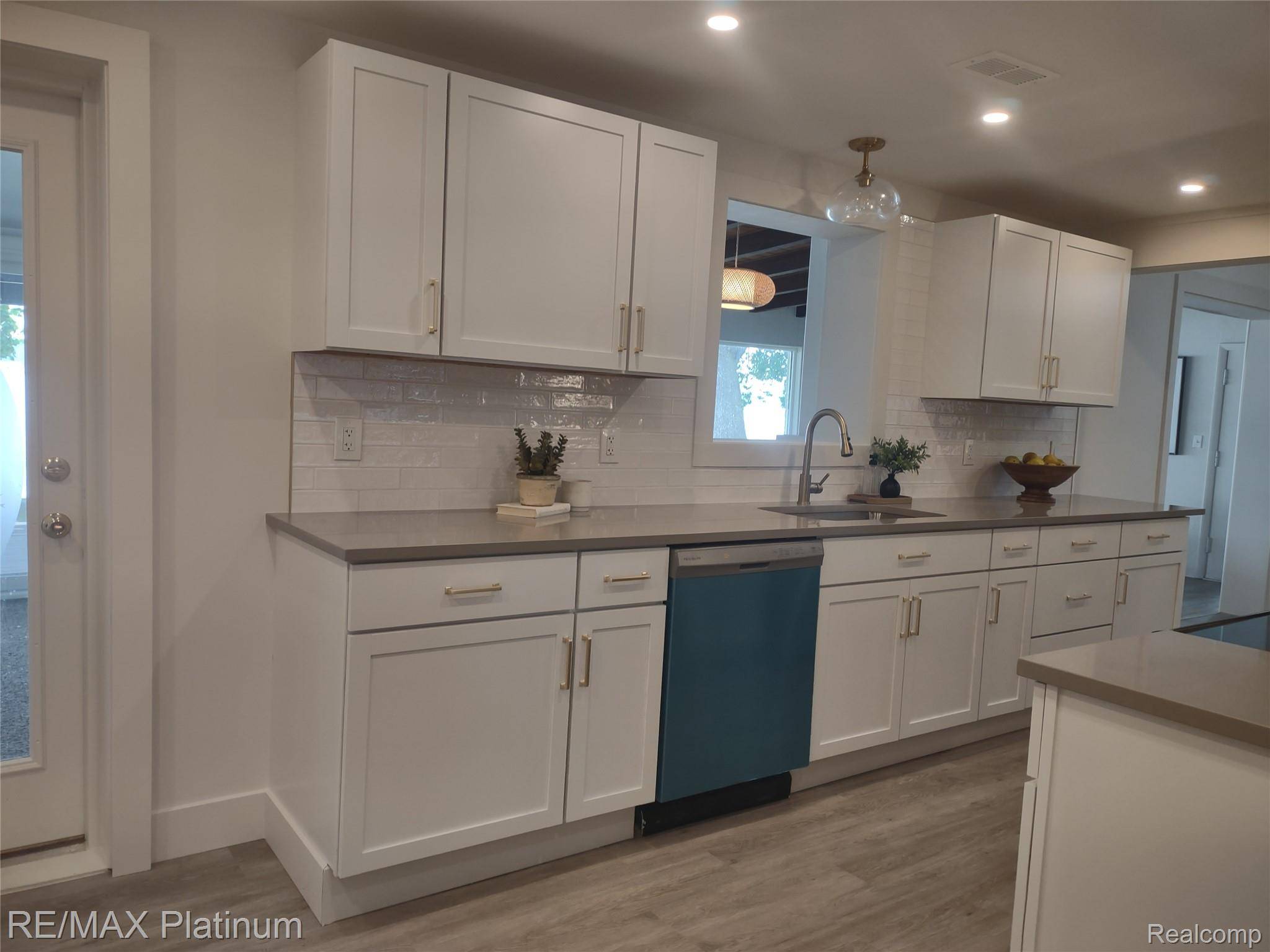 Fenton, MI 48430,13366 Wenwood DR