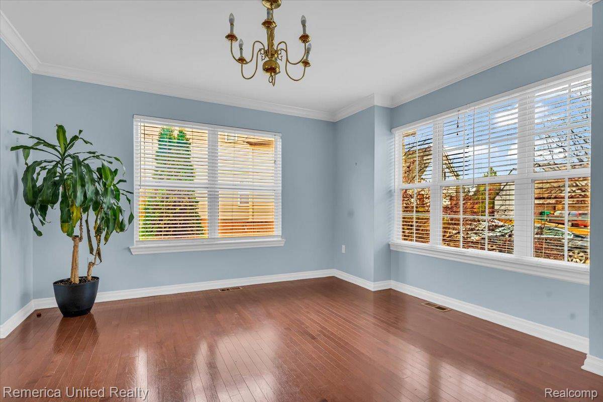 Romulus, MI 48174,35901 Abbey CT