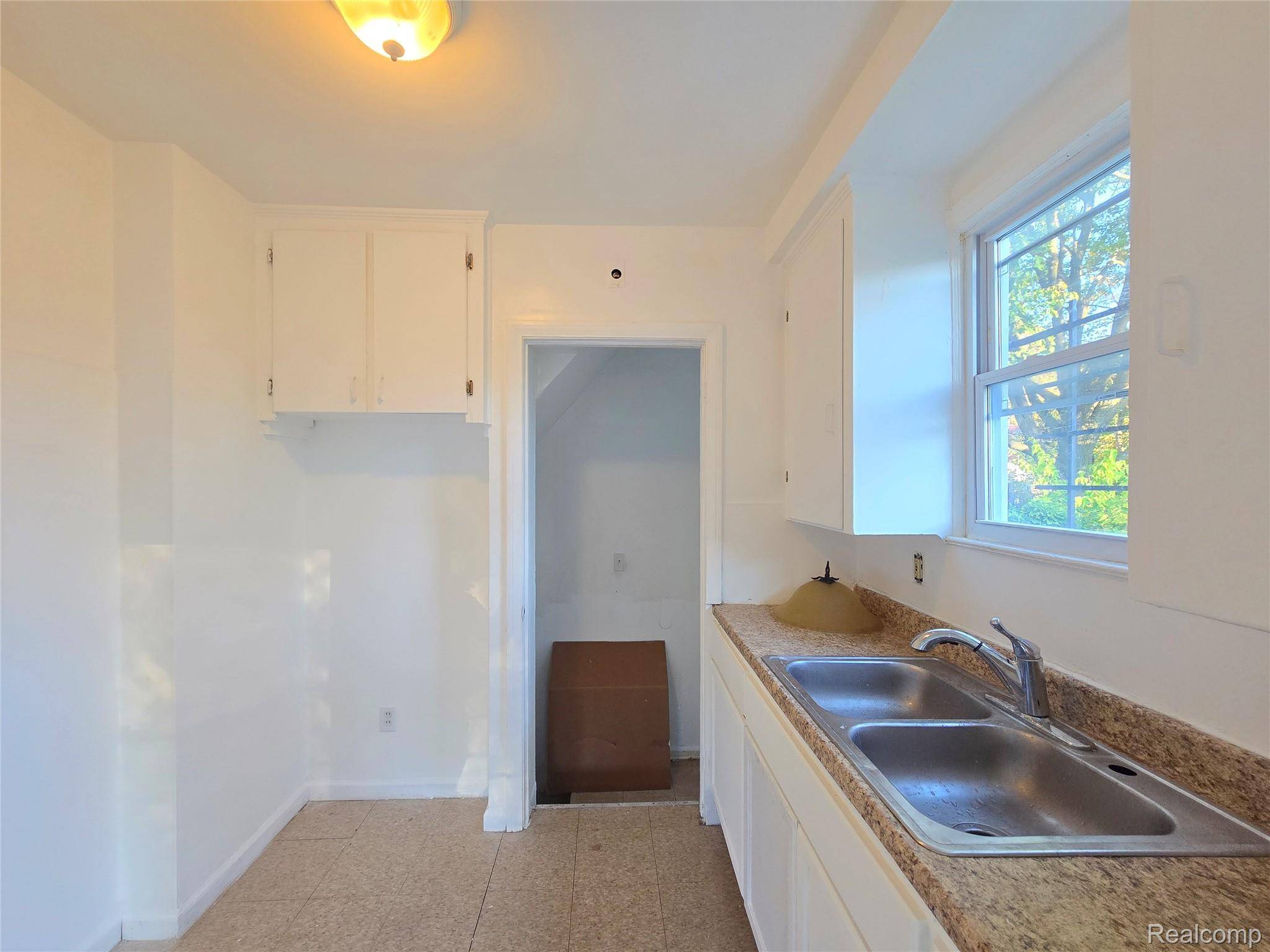 Detroit, MI 48219,16740 STAHELIN AVE