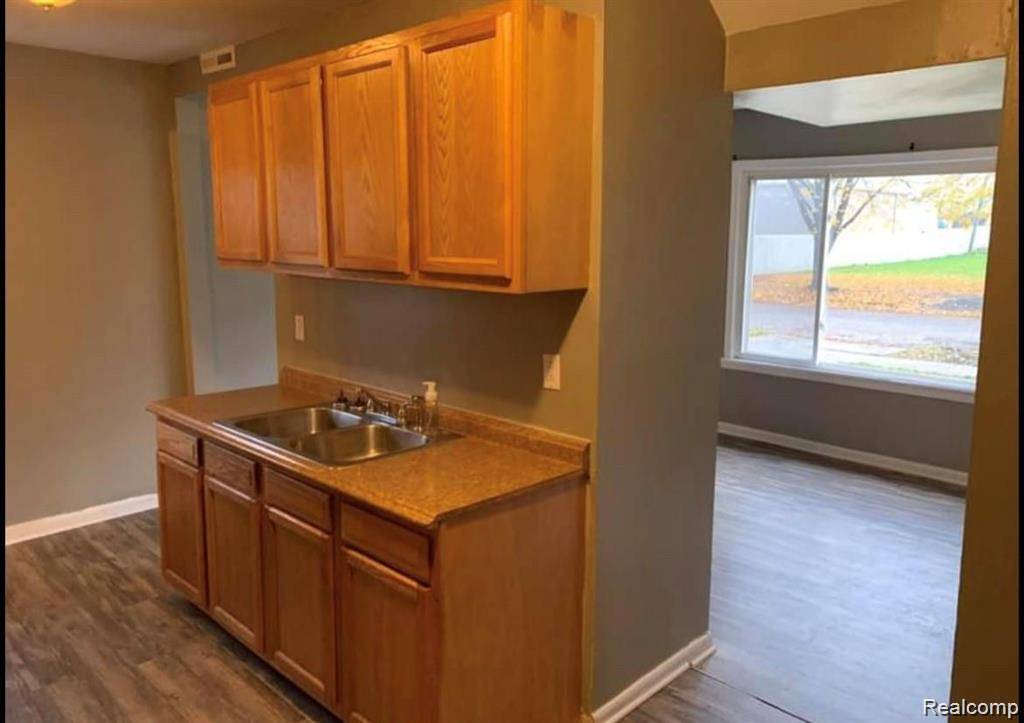 Hazel Park, MI 48030,1761 E Evelyn AVE