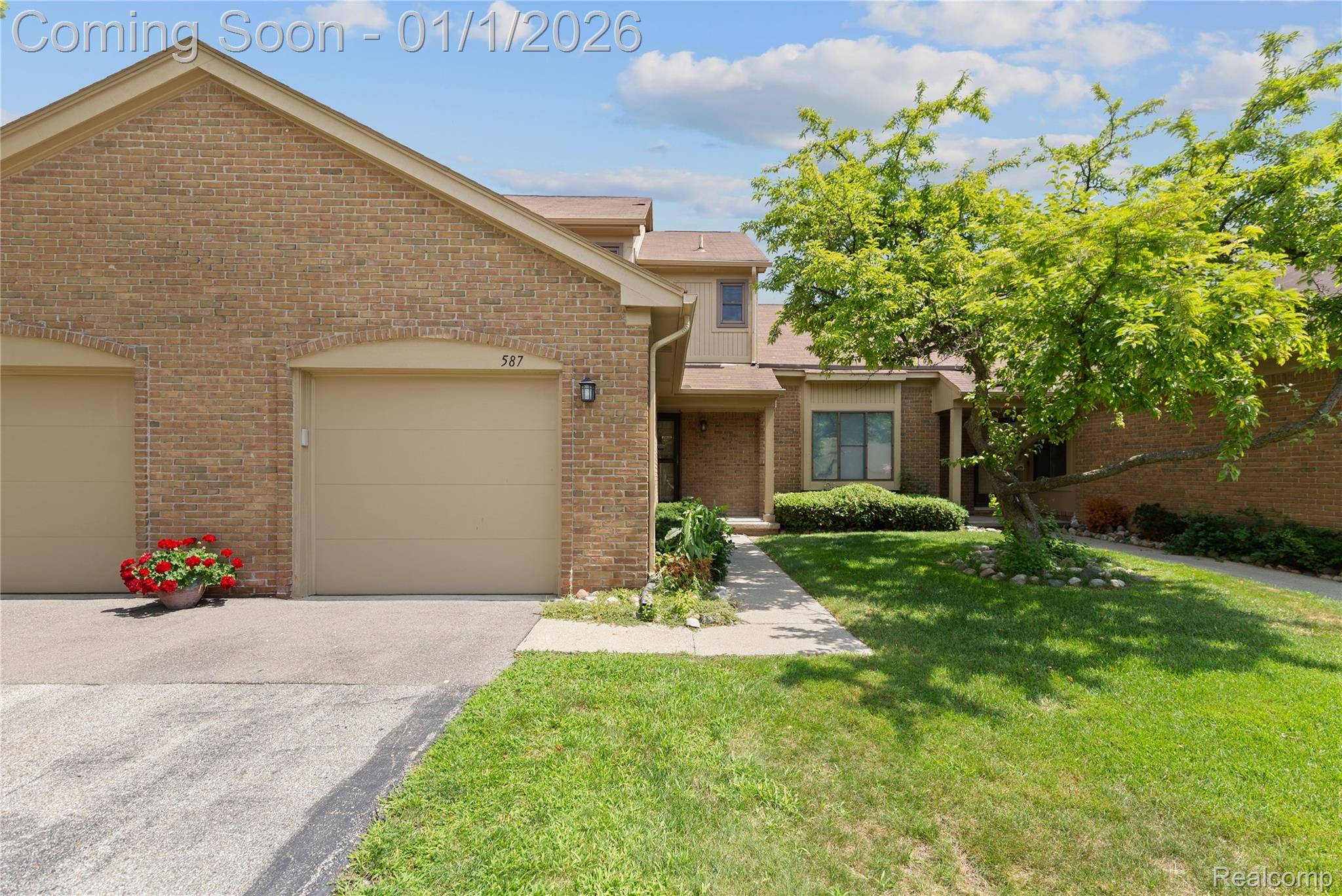 Rochester Hills, MI 48307,587 Tennyson