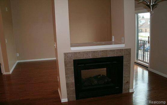 Walled Lake, MI 48390,579 N Pontiac TRL