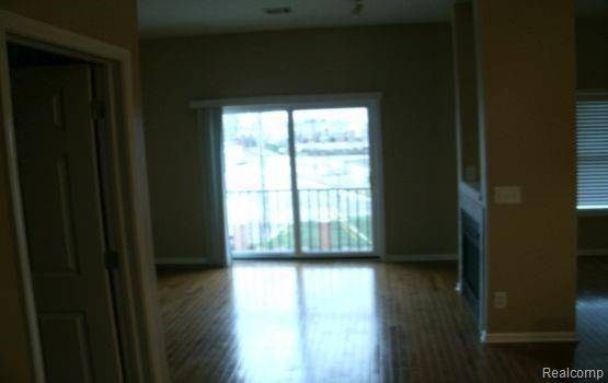 Walled Lake, MI 48390,579 N Pontiac TRL