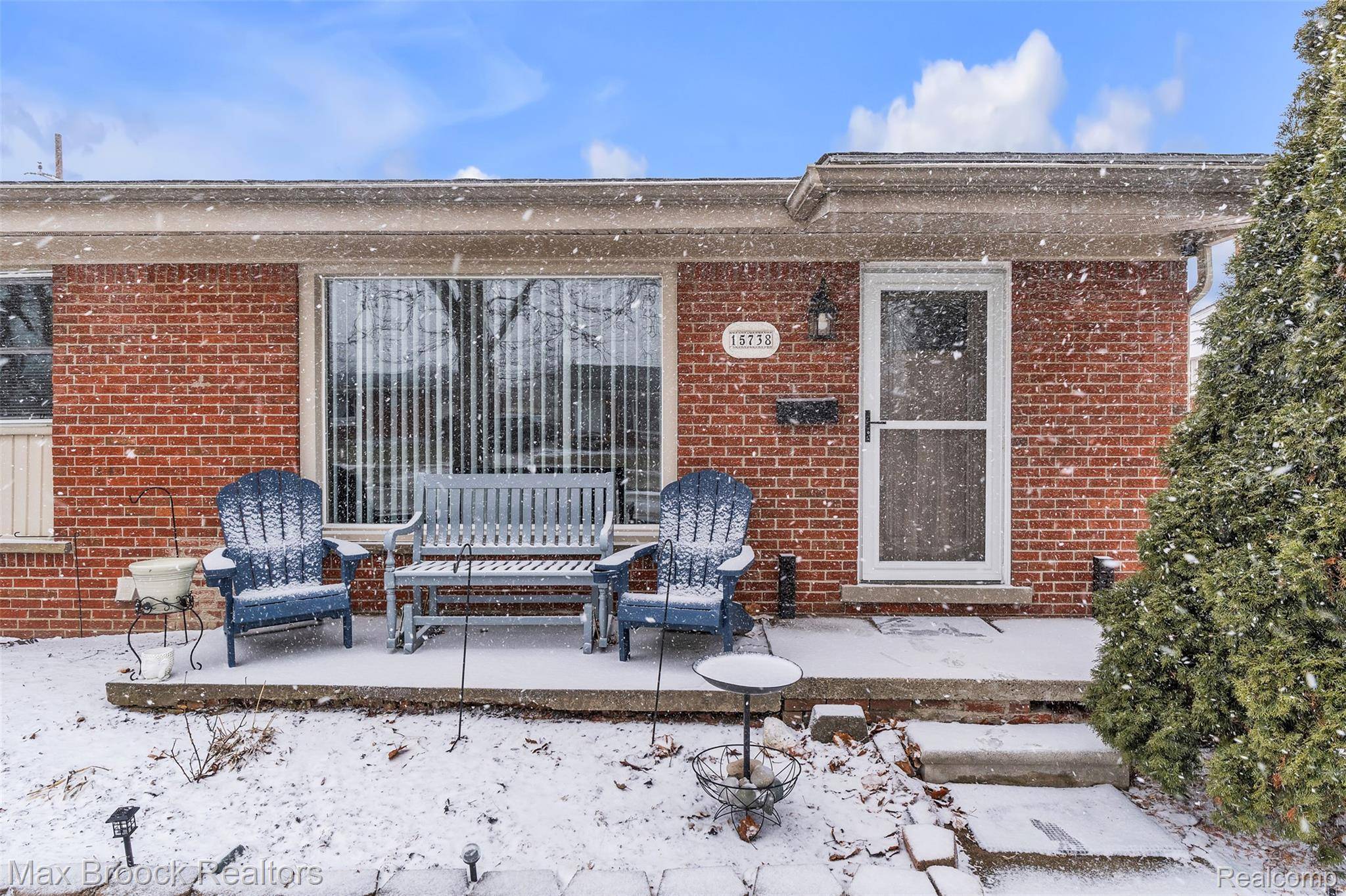 Southgate, MI 48195,15738 Scott ST