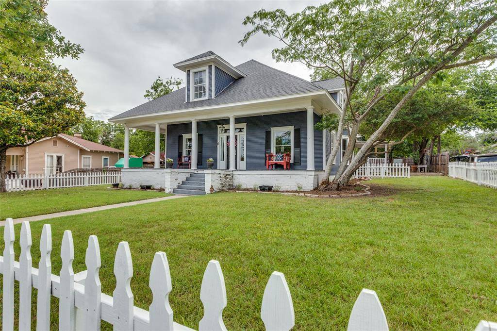 Weatherford, TX 76086,902 S Waco Street