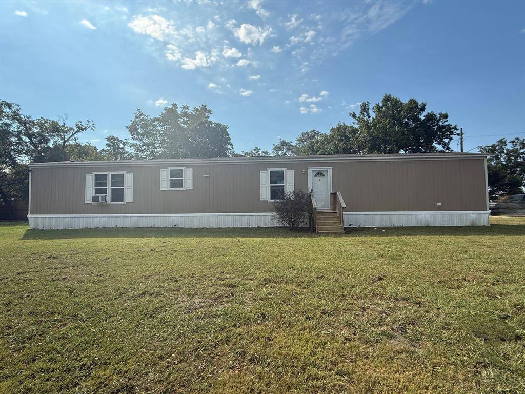 Kerens, TX 75144,104 N Sinclair Avenue