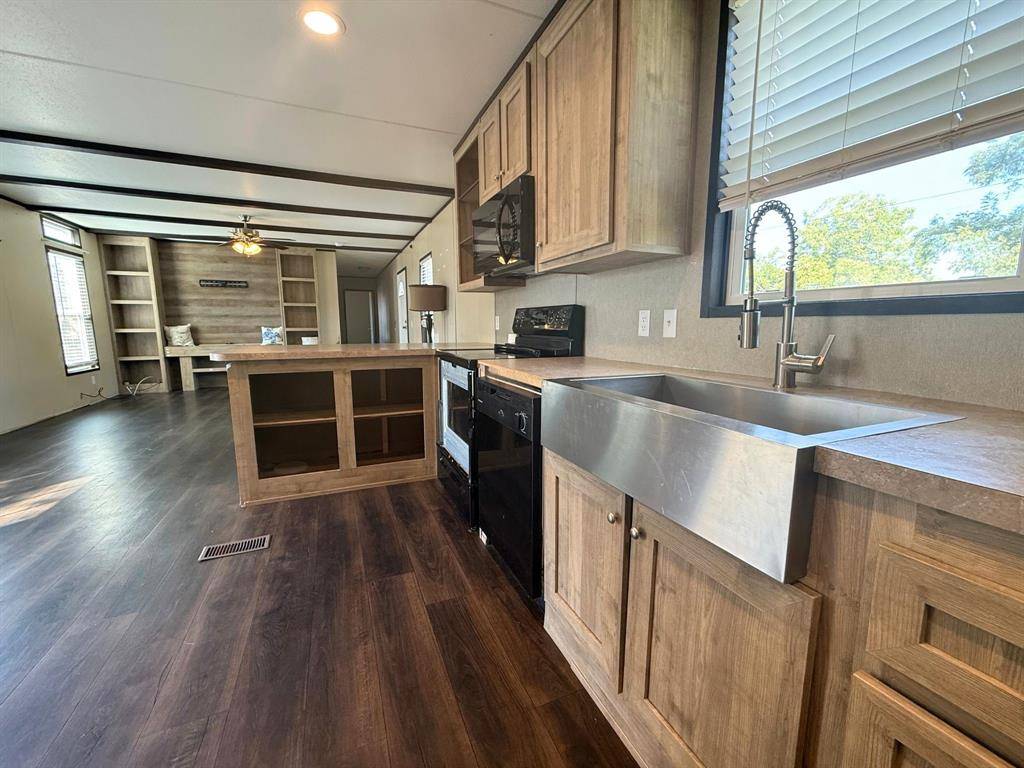 Kerens, TX 75144,104 N Sinclair Avenue