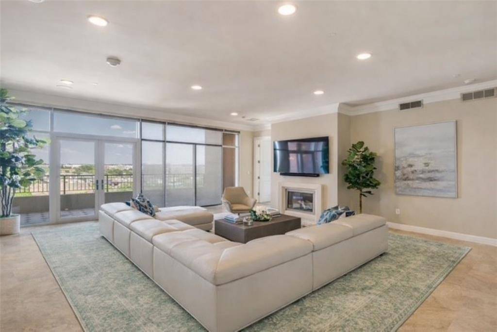 Dallas, TX 75219,2828 Hood Street #907