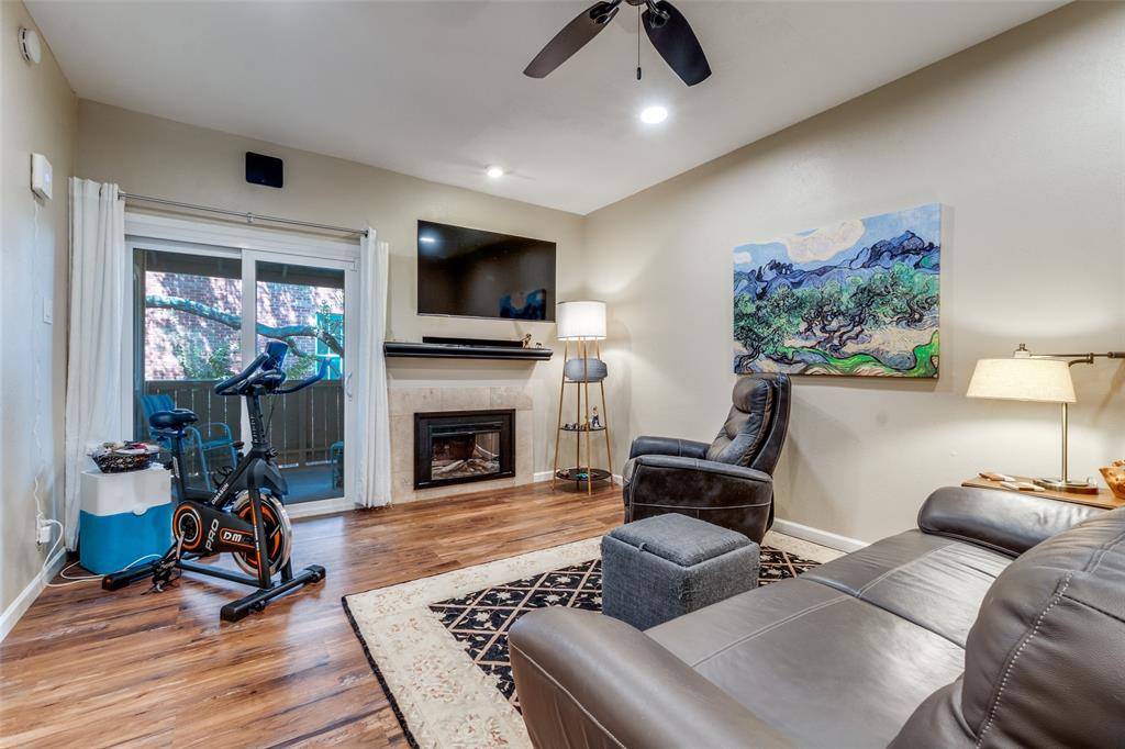 Dallas, TX 75231,8601 Park Lane #624