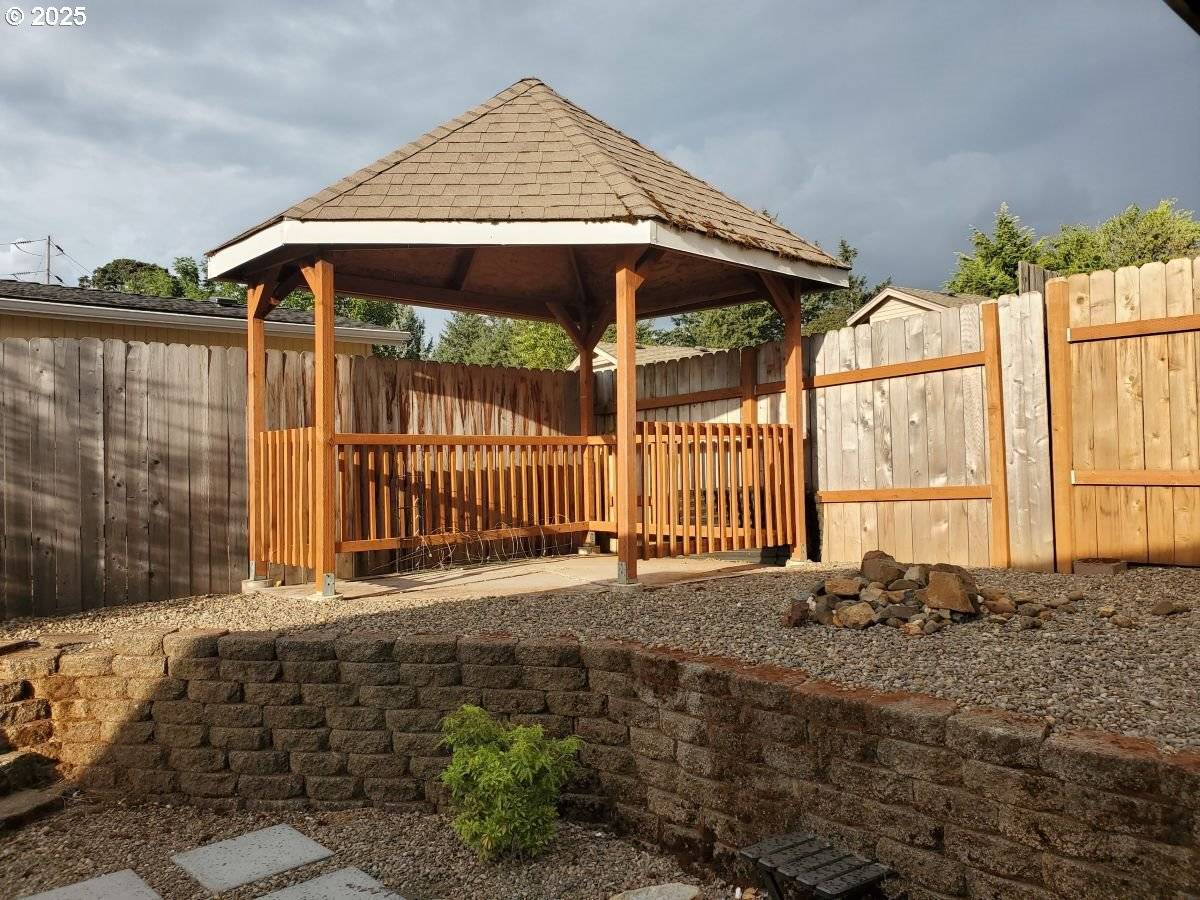 Salem, OR 97306,5114 CHERIE CT SE