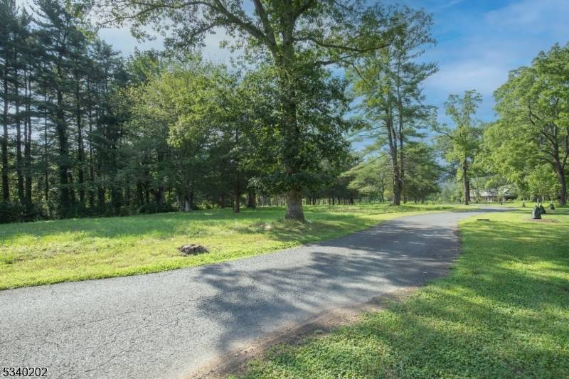 Harding Twp., NJ 07976,1 Twin Oaks Ln