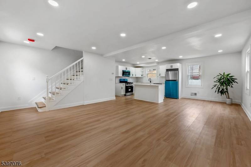 East Orange City, NJ 07018,510 Halsted St