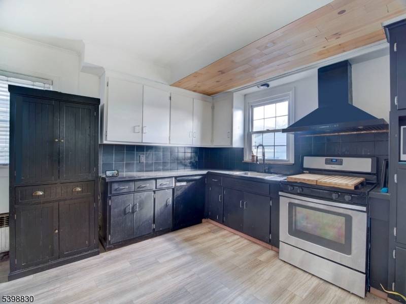 Kenilworth Boro, NJ 07033,723 Kingston Ave