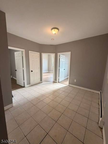 Elizabeth City, NJ 07206,264 1St St #6