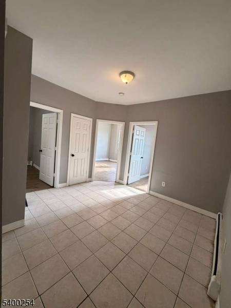 Elizabeth City, NJ 07206,266 1St St #3