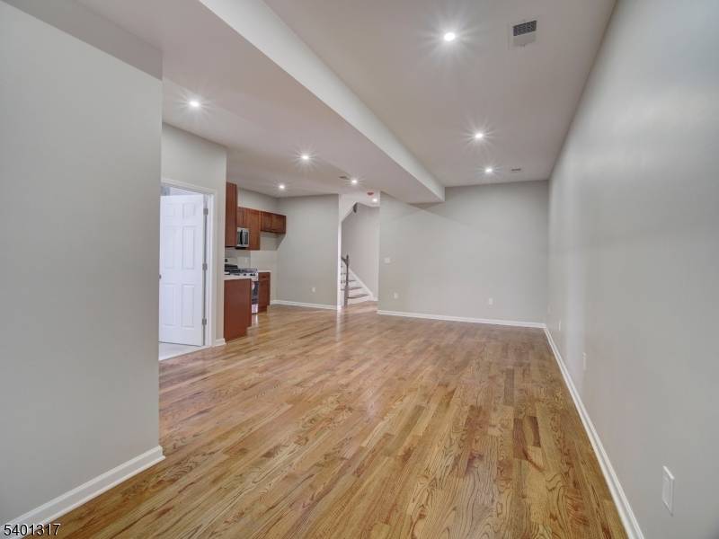 Newark City, NJ 07104,236 Woodside Ave