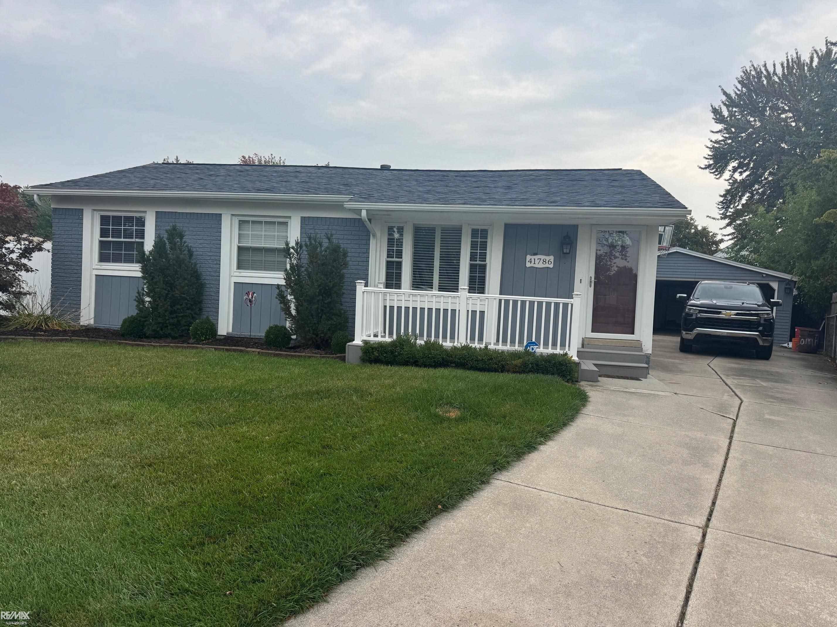 Clinton Township, MI 48038,41786 Fonthill CT