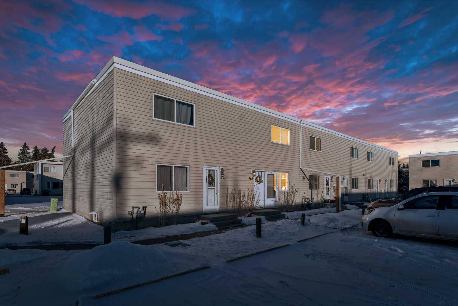 Red Deer, AB T4N 0N7,4719 33 ST #702