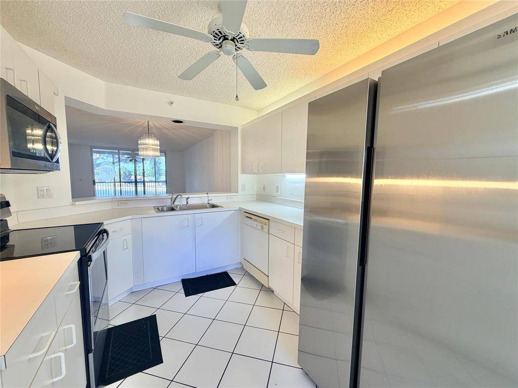 Tamarac, FL 33321,9587 Weldon Cir #B204