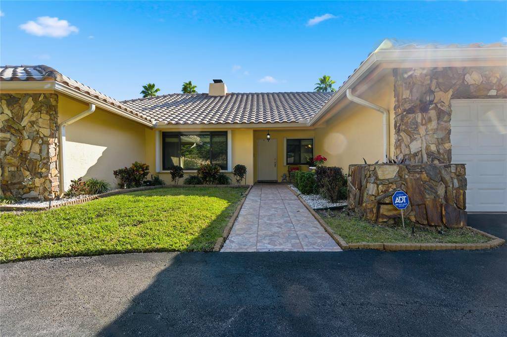 Coral Springs, FL 33071,11060 Lakeview Dr