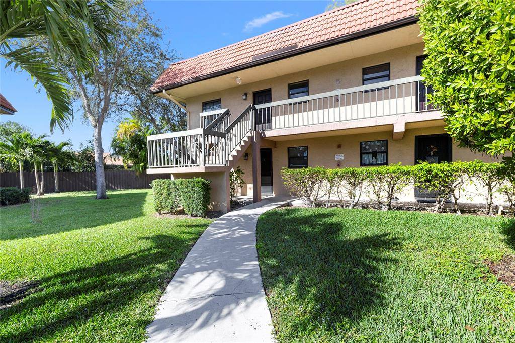 Boca Raton, FL 33433,21902 Lake Forest Cir #101