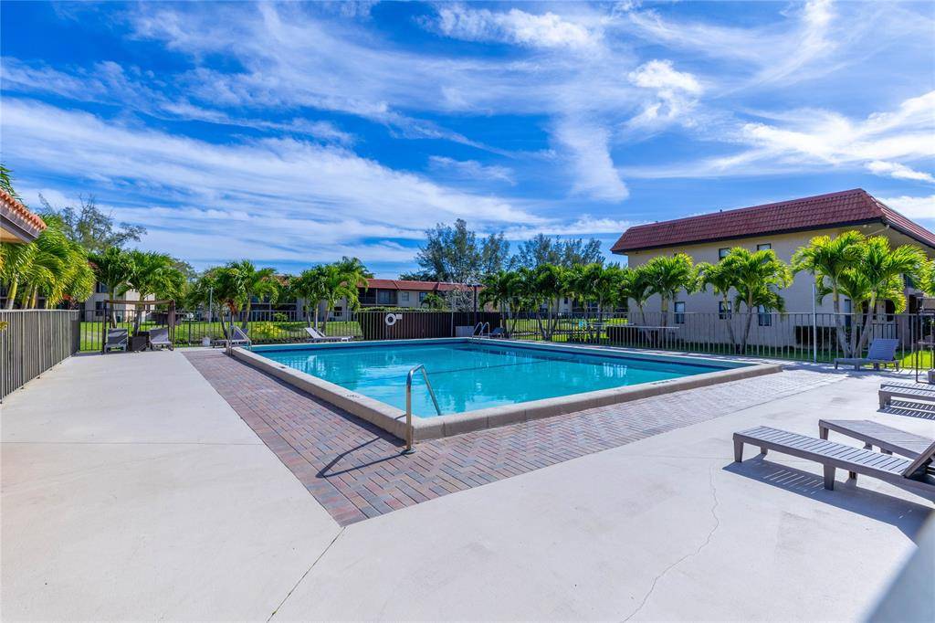 Boca Raton, FL 33433,21902 Lake Forest Cir #101