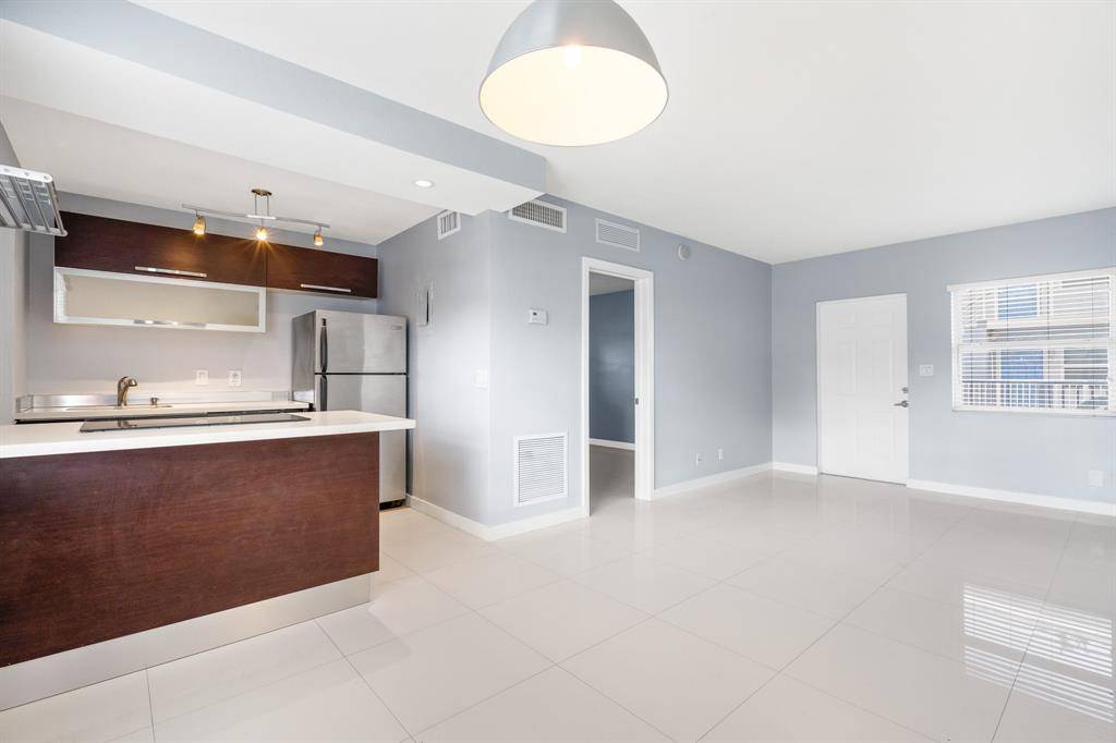 Fort Lauderdale, FL 33301,416 NE 15th Ave #2