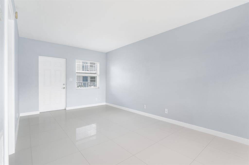 Fort Lauderdale, FL 33301,416 NE 15th Ave #2