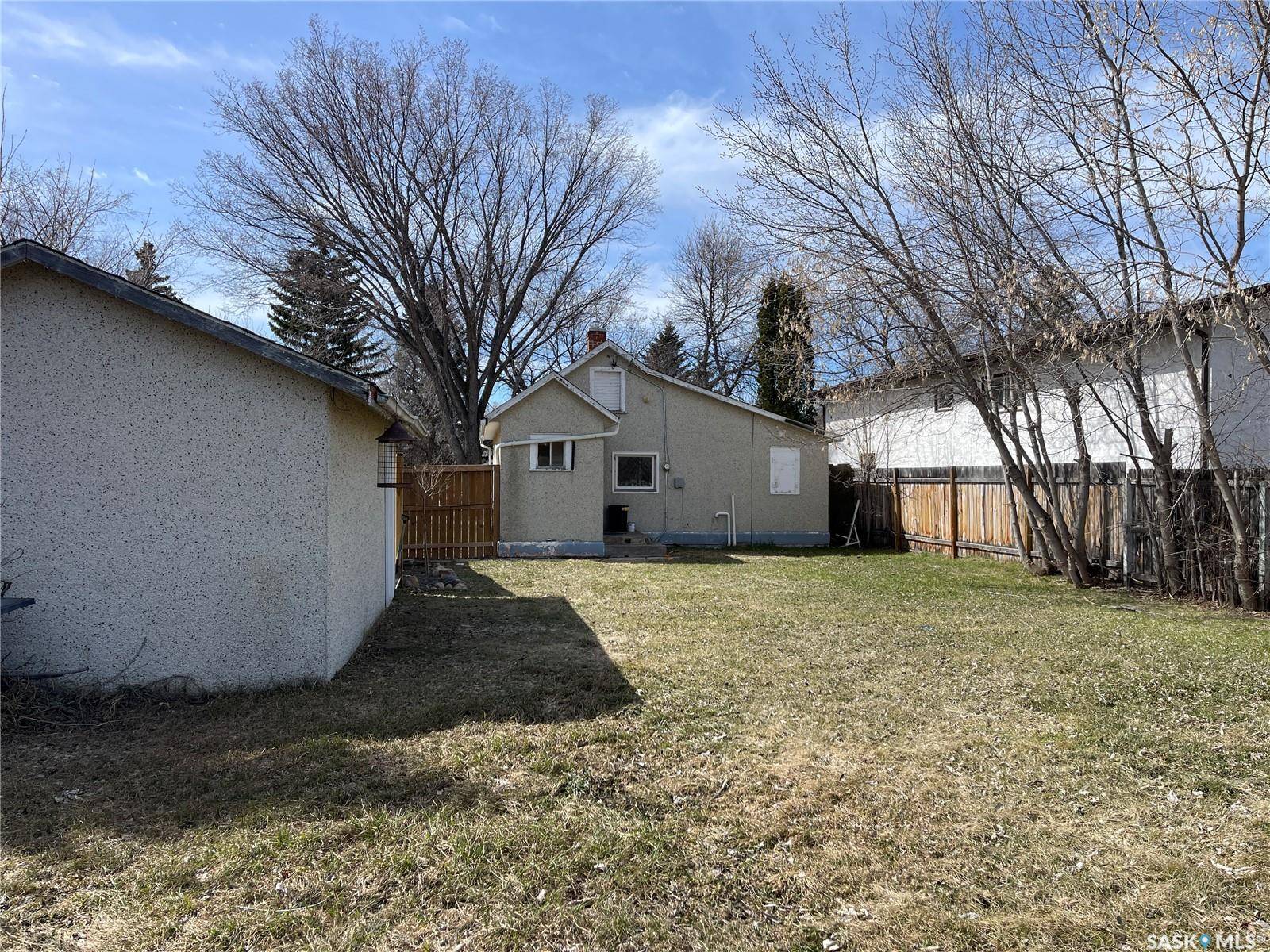 North Battleford, SK S9A 1T3,1432 105th STREET