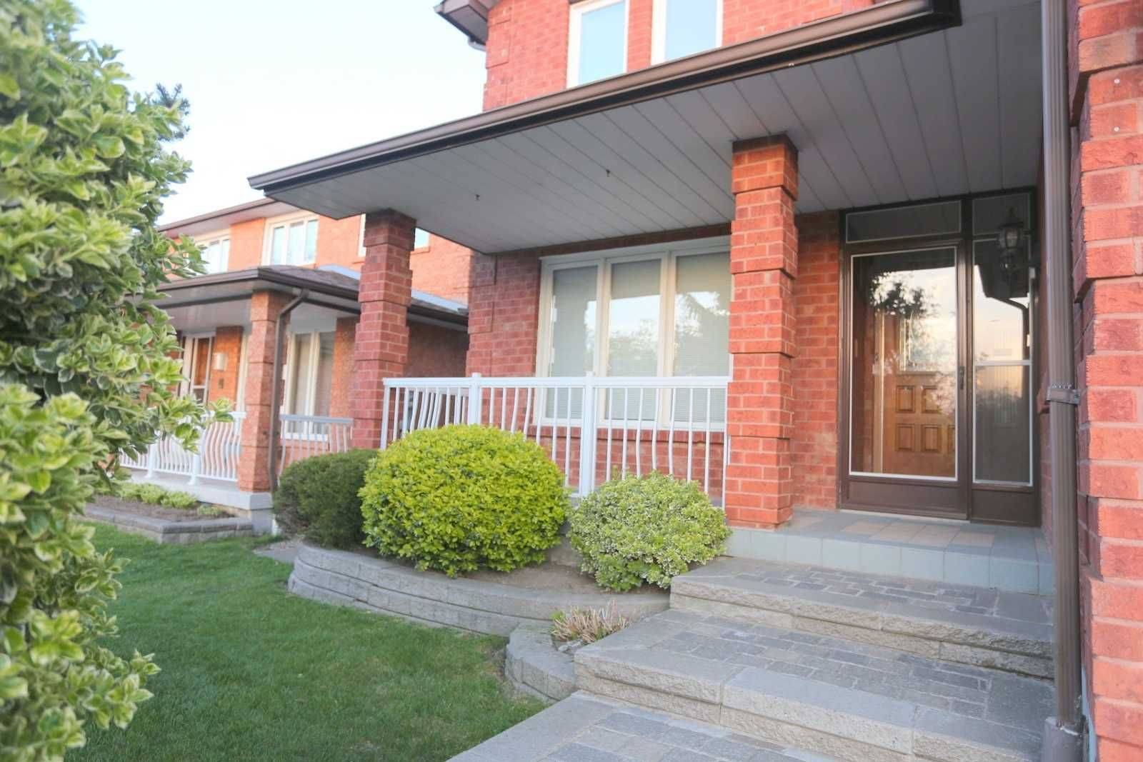 Mississauga, ON L4W 4S8,886 Wetherby LN