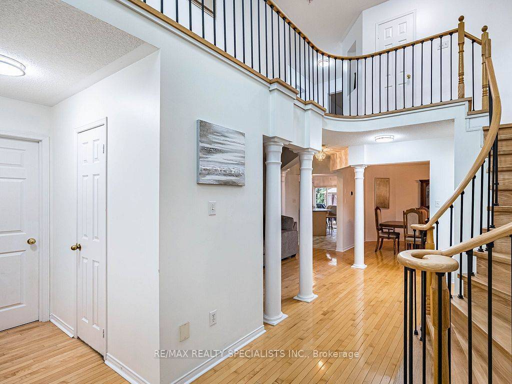 Brampton, ON L7A 3H5,120 Luella CRES