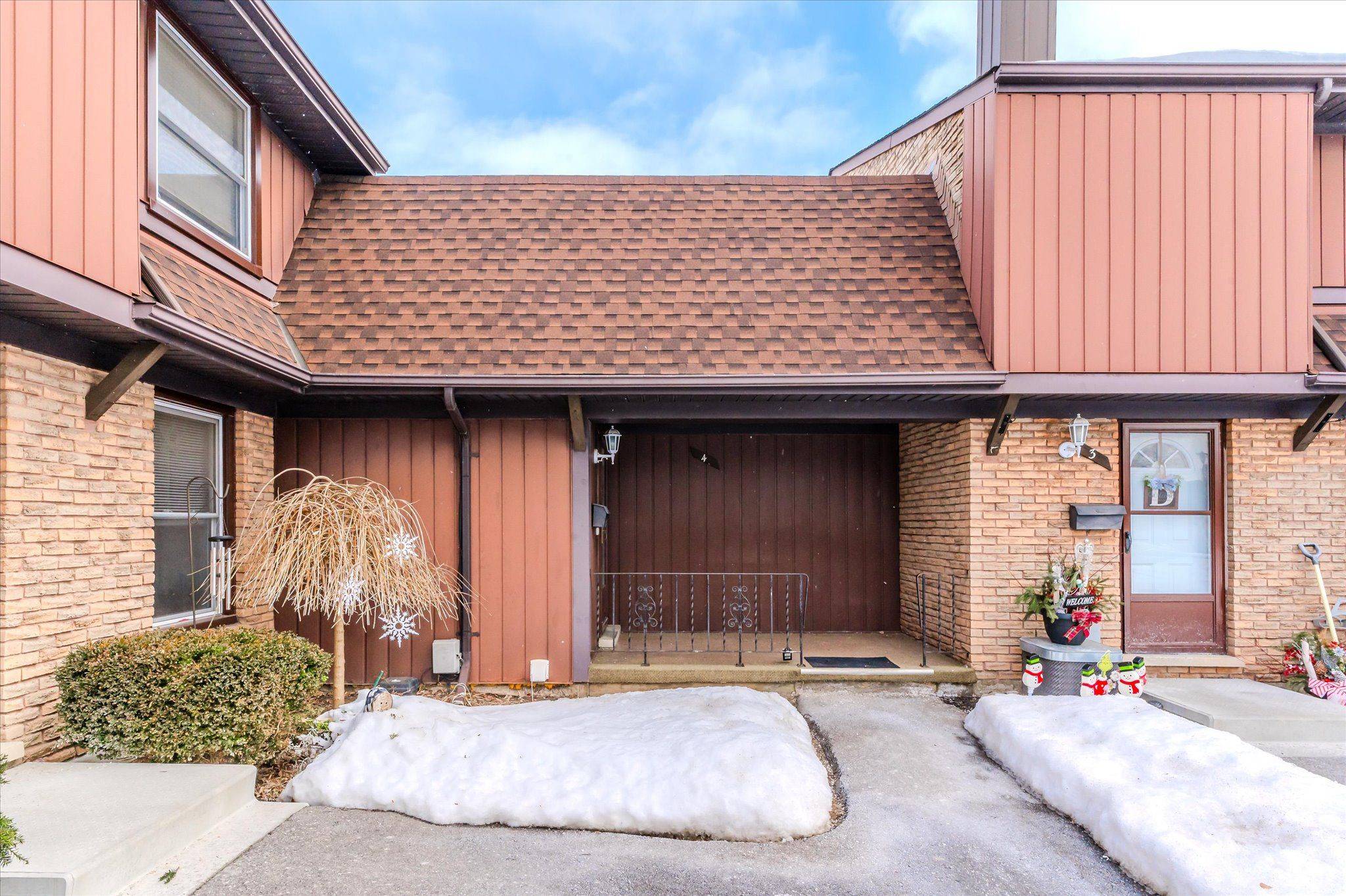 Cambridge, ON N1R 6G1,235 Ferguson AVE #4