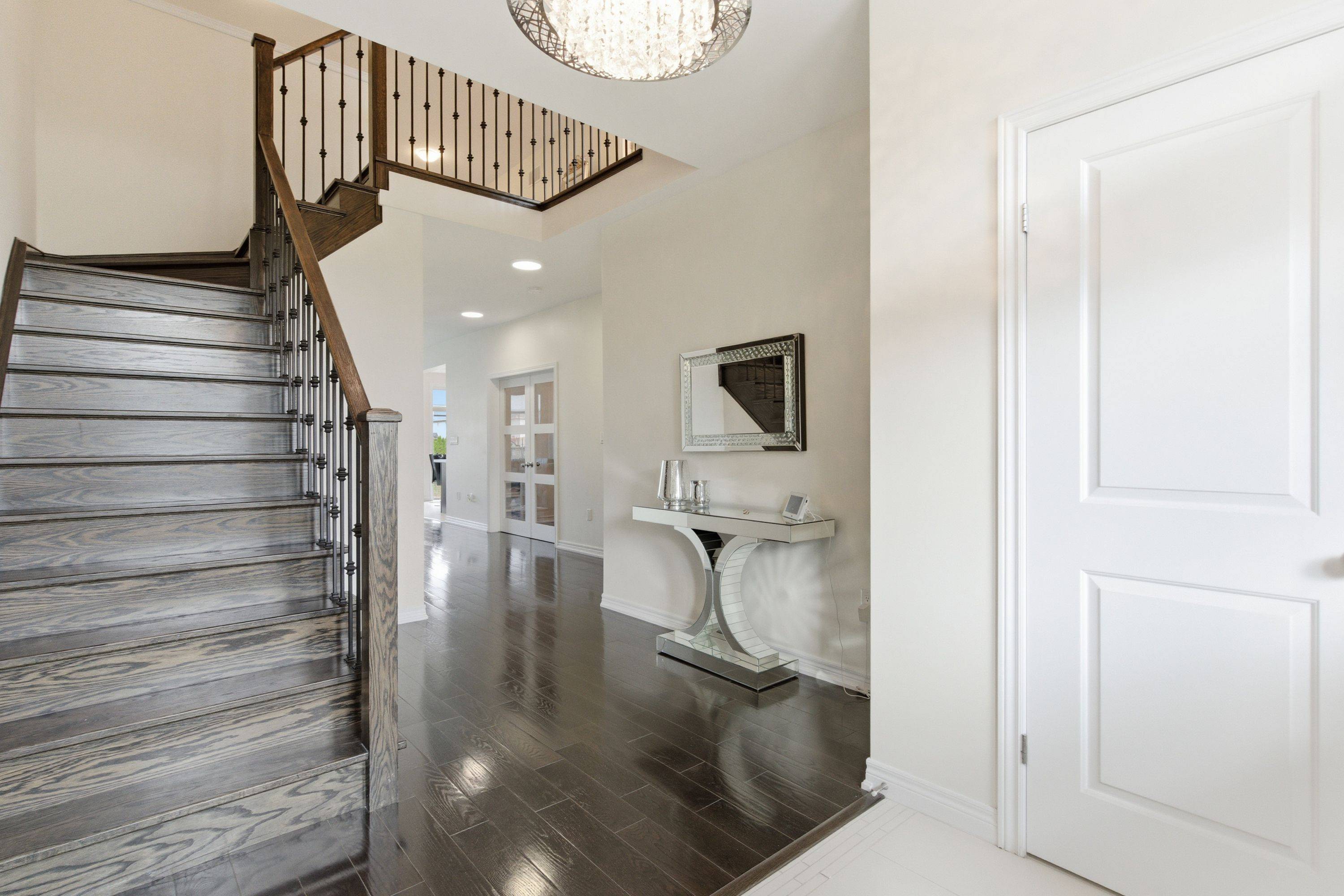 Hamilton, ON L9K 0G2,142 Irwin AVE