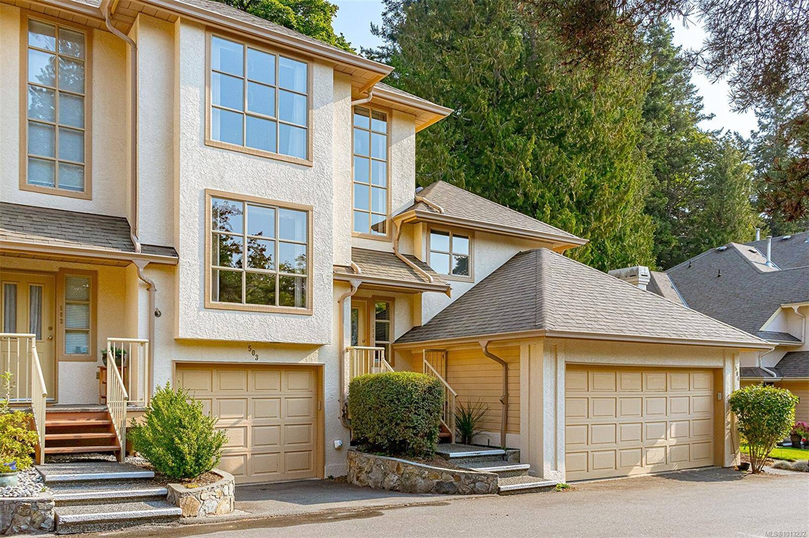 Saanich, BC V8Z 6S4,510 Marsett Pl #503