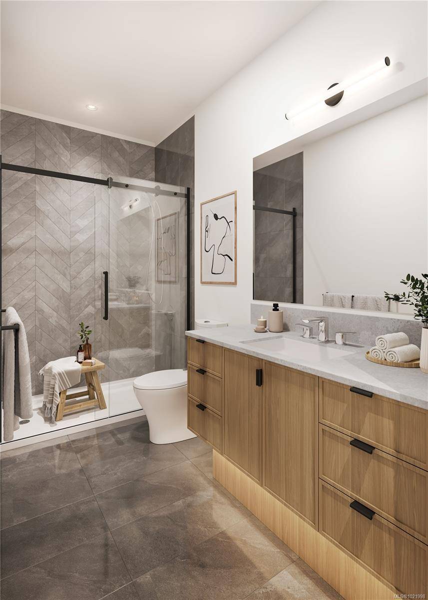 Saanich, BC V8P 5G8,3226 Shelbourne St #609