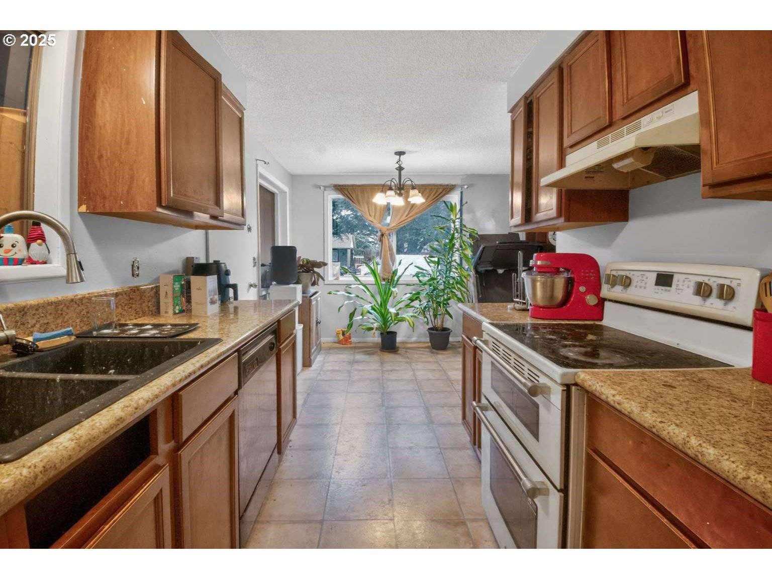 Coos Bay, OR 97420,550 N WASSON ST