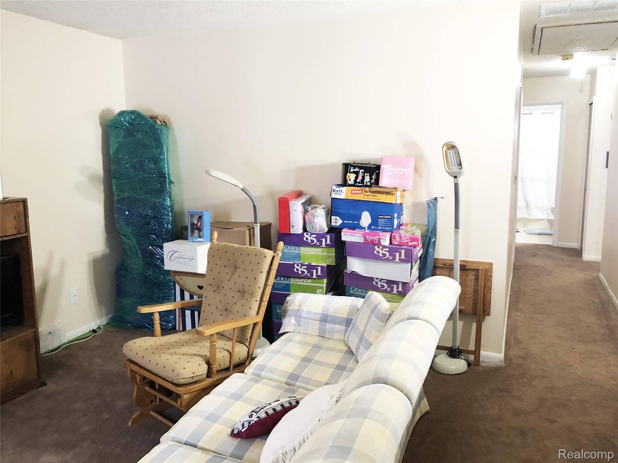 Livonia, MI 48152,20010 Rensellor ST