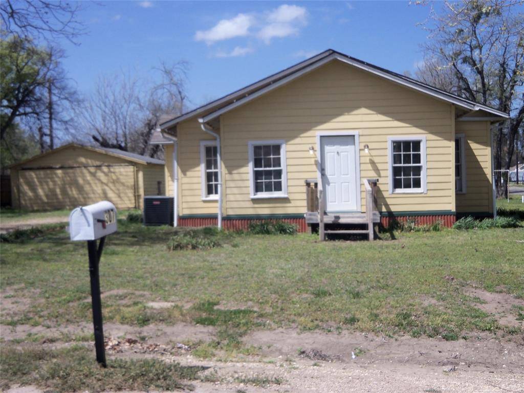 Hubbard, TX 76648,307 NE 5th Street