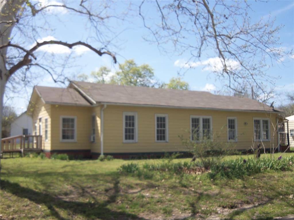 Hubbard, TX 76648,307 NE 5th Street