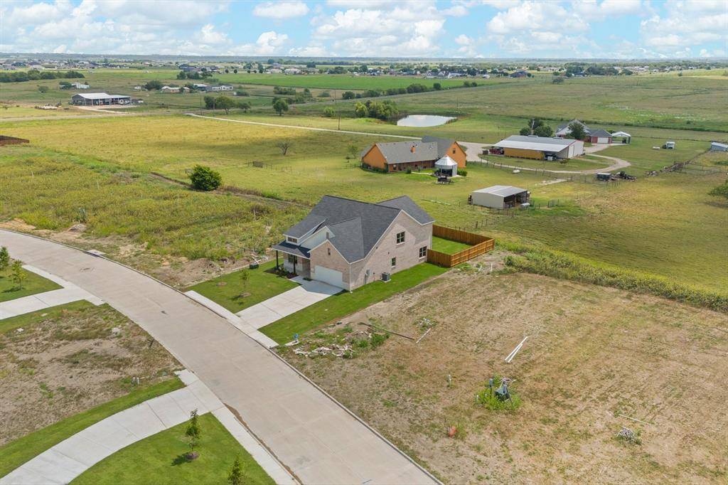 Venus, TX 76084,225 Brahman Street