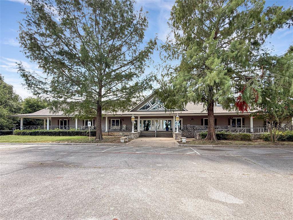 Denison, TX 75020,1100 Reba Macentire Lane