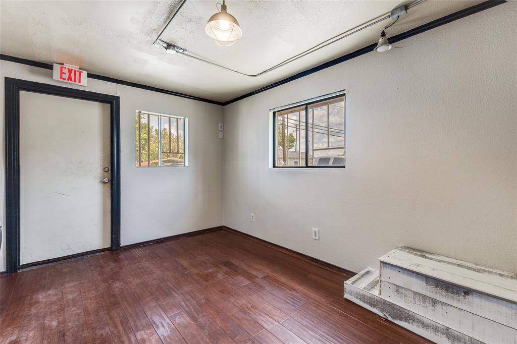 Forney, TX 75126,305 W Aimee Street