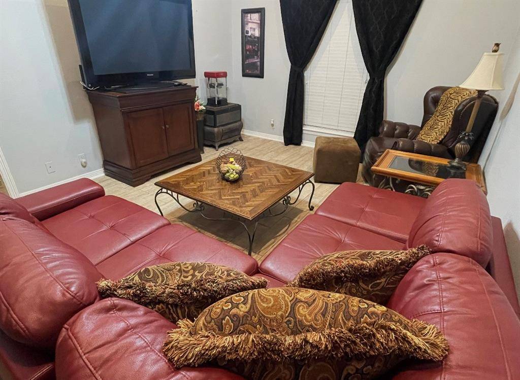 Denison, TX 75020,104 Lum Lane