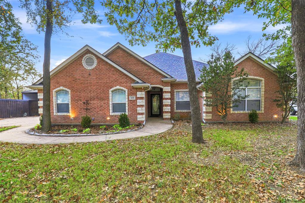 Burleson, TX 76028,509 Forest Edge Street
