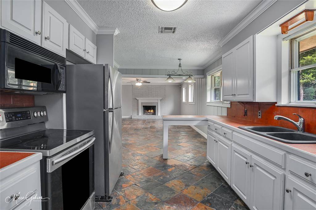 Shreveport, LA 71118,8908 Acacia Lane